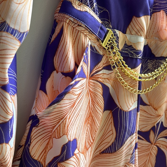 NWT BeBe Floral Romper Pockets Gold Chains Purple Peach Pink - Picture 4 of 11